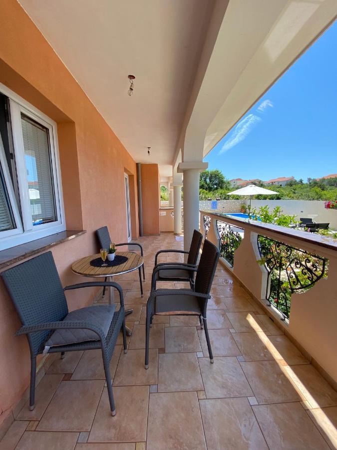 Apartment Marija Novalja